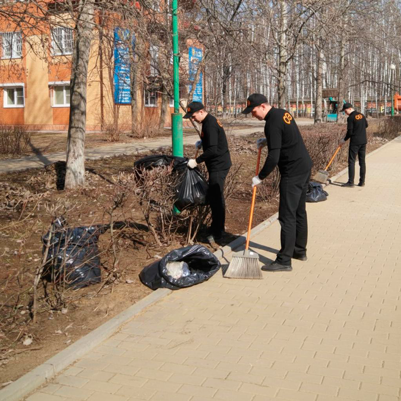 Уборка листьев в Котельниково